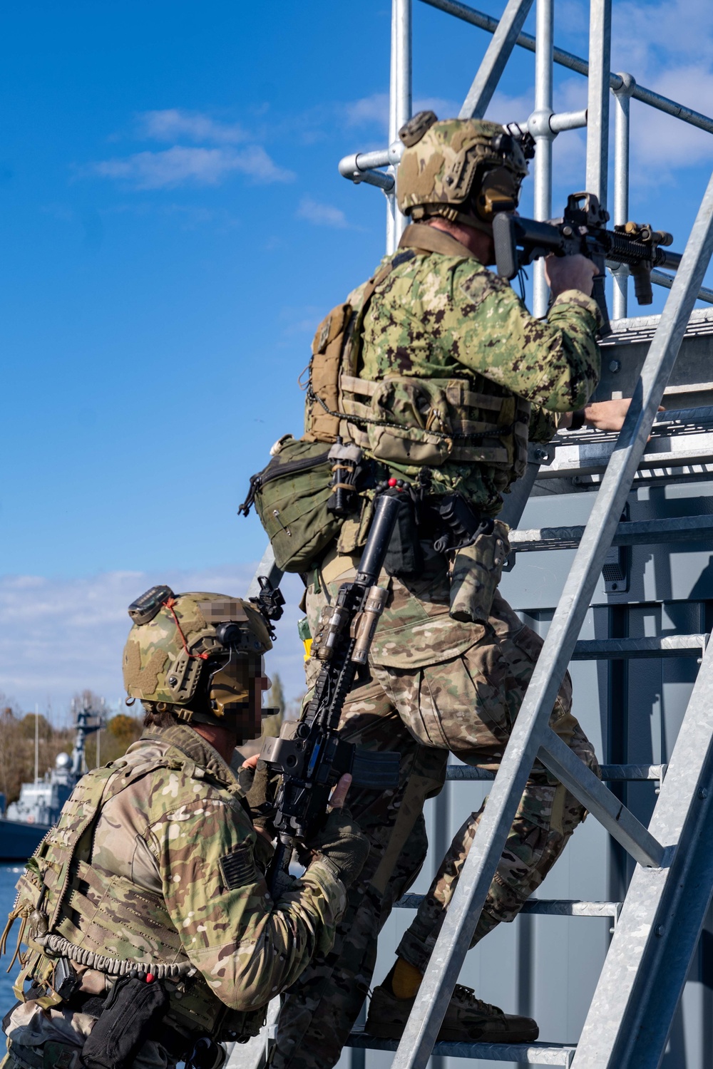 NSW Conducts Maritime Training with Romanian Special Operations Forces