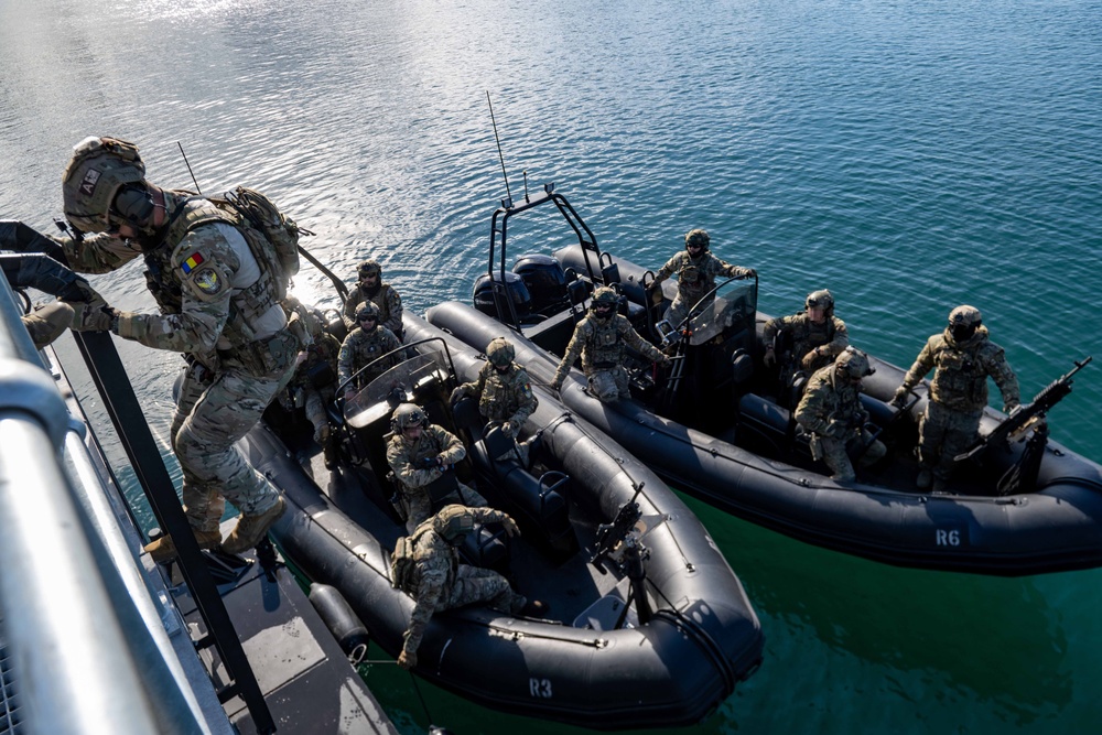 DVIDS – Știri – Războiul Special Naval îmbunătățește apărarea aliaților cu Forțele de Operații Speciale ale României