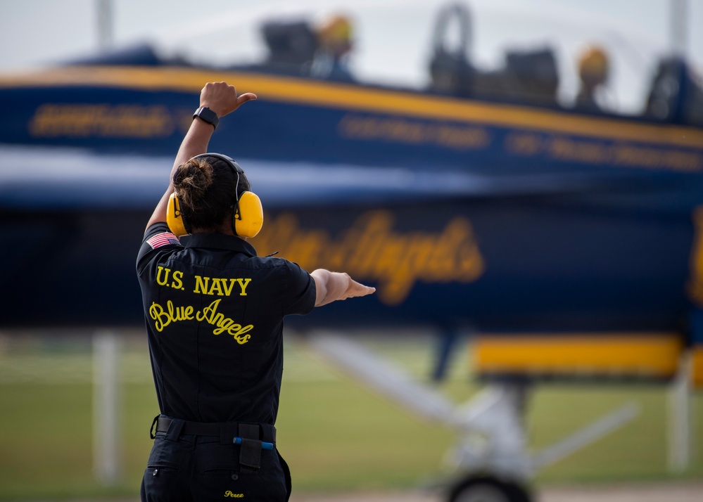 Navy Flight Demonstration Squadron Performs in Greenville, IN.