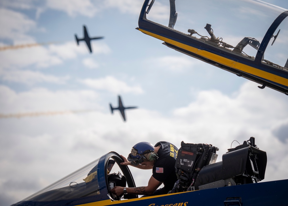 Navy Flight Demonstration Squadron Performs in Greenville, IN.