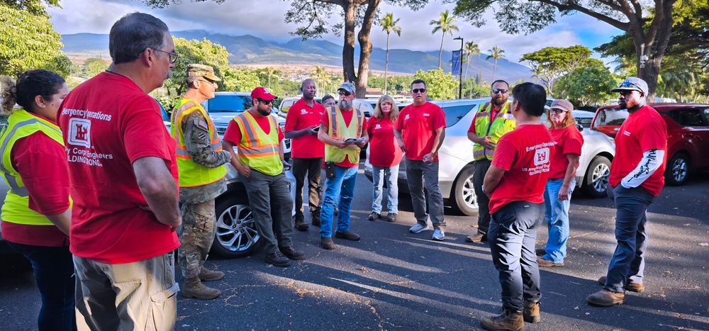 USACE Command Chaplain visits Hawaii wildfire first responders