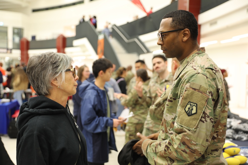 Reserve Unit Presents Career Opportunities to KHS Students