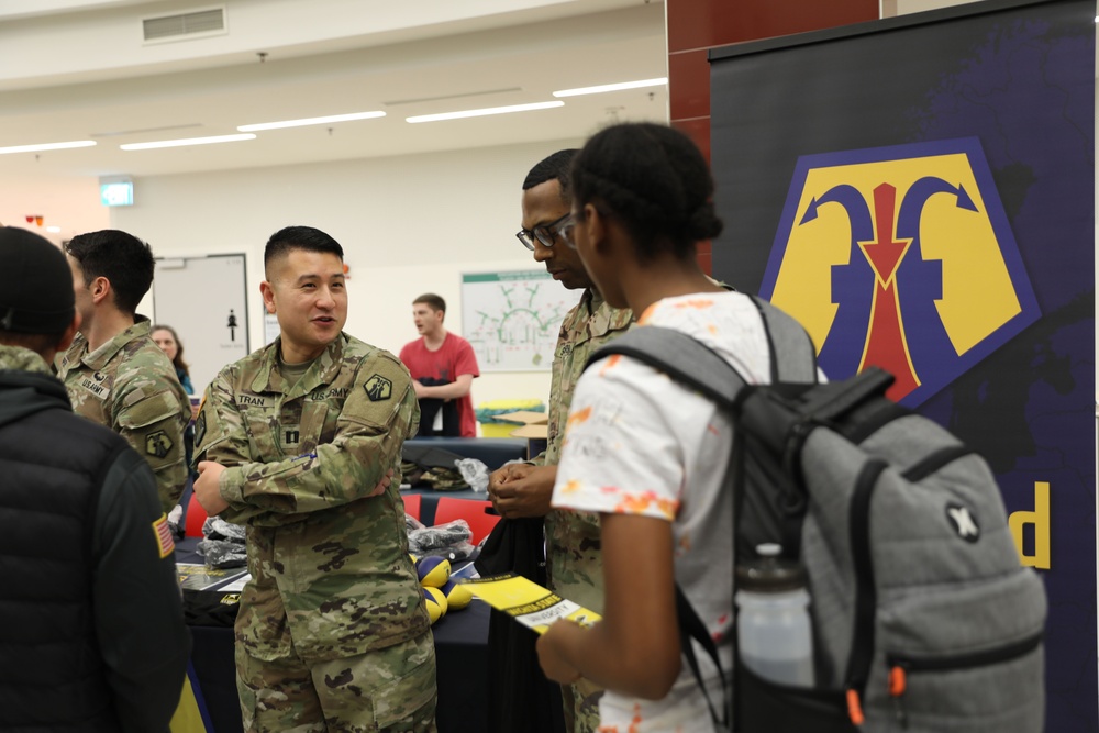 Reserve Unit Presents Career Opportunities to KHS Students