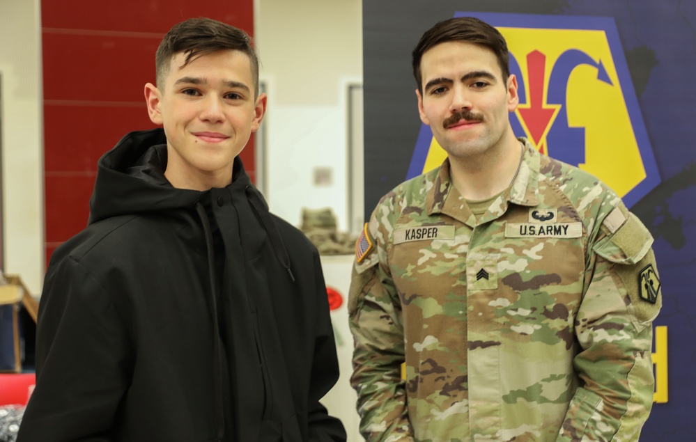 Reserve Unit Presents Career Opportunities to KHS Students
