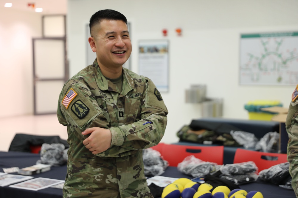 Reserve Unit Presents Career Opportunities to KHS Students