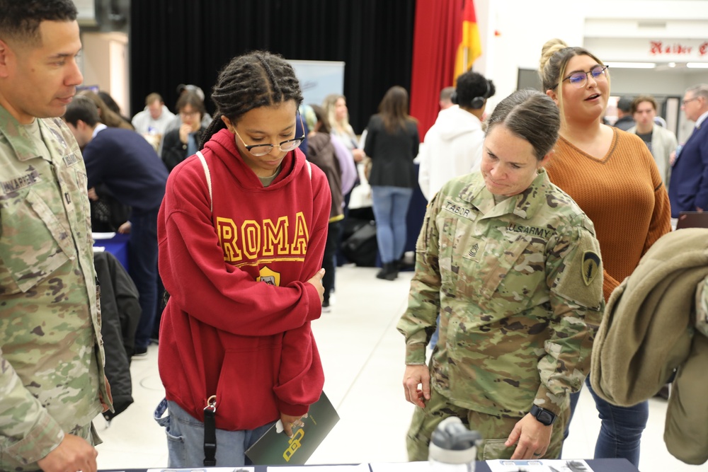Reserve Unit Presents Career Opportunities to KHS Students