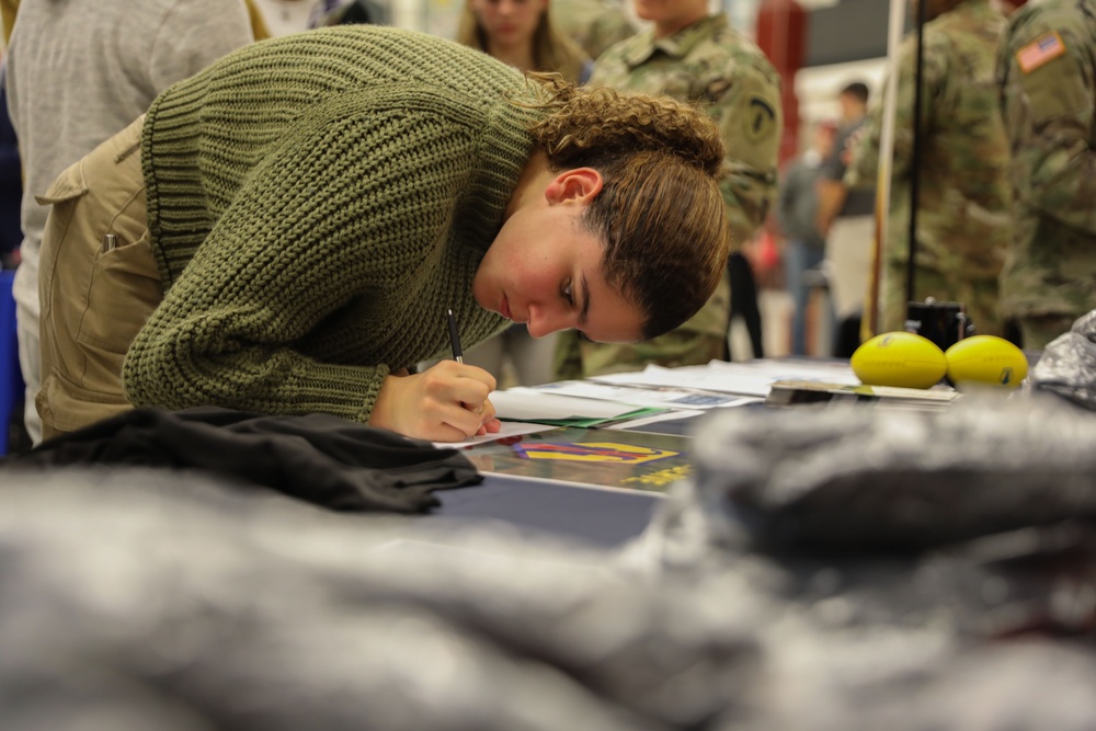 Reserve Unit Presents Career Opportunities to KHS Students