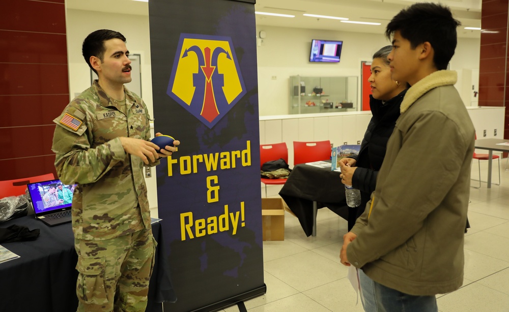 Reserve Unit Presents Career Opportunities to KHS Students