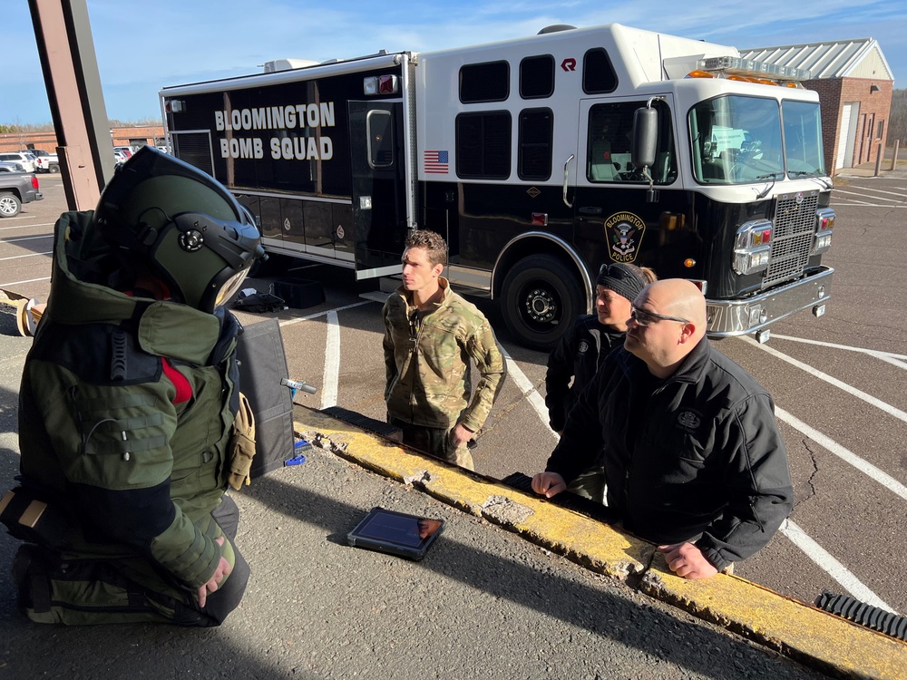 Military Explosive Ordnance Disposal and Minnesota public safety bomb squads train for interoperability