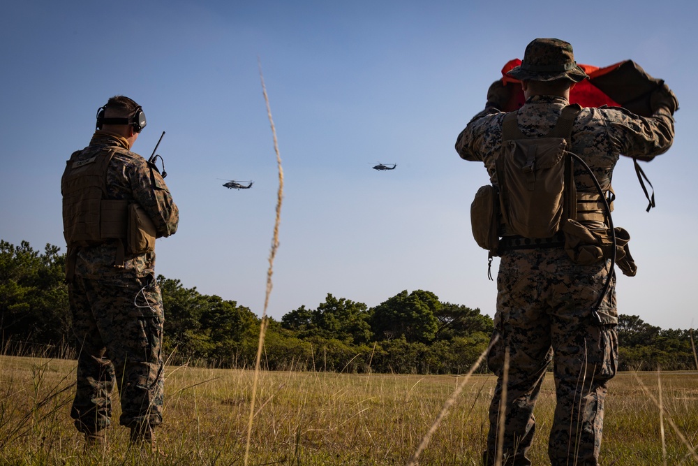 Marine Medium Tiltrotor Squadron 265 conducts a Forward Arming and Refueling Point Exercise