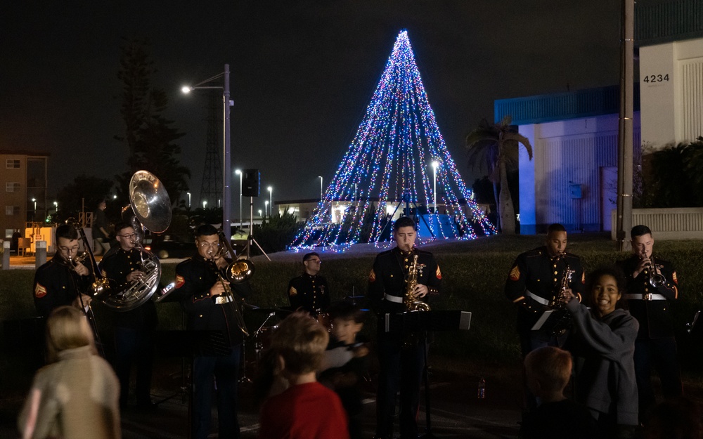 Marine Corps Community Services host Camp Courtney Tree Lighting Ceremony