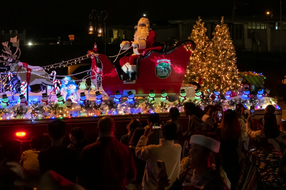 Marine Corps Community Services host Camp Courtney Tree Lighting Ceremony