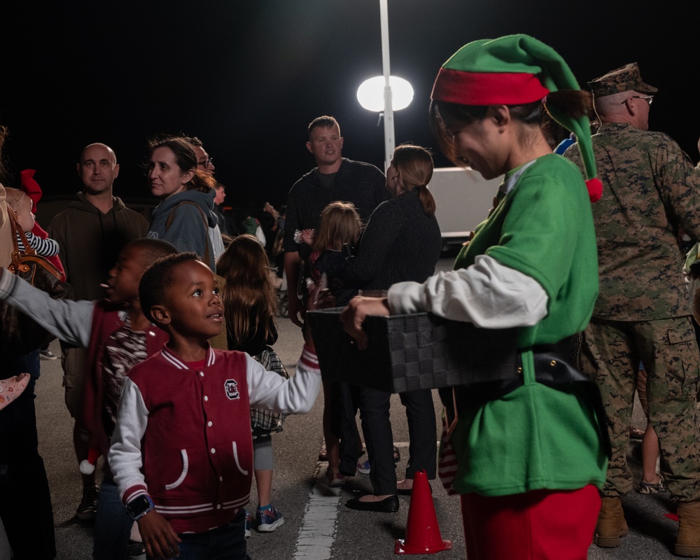 Marine Corps Community Services host Camp Courtney Tree Lighting Ceremony