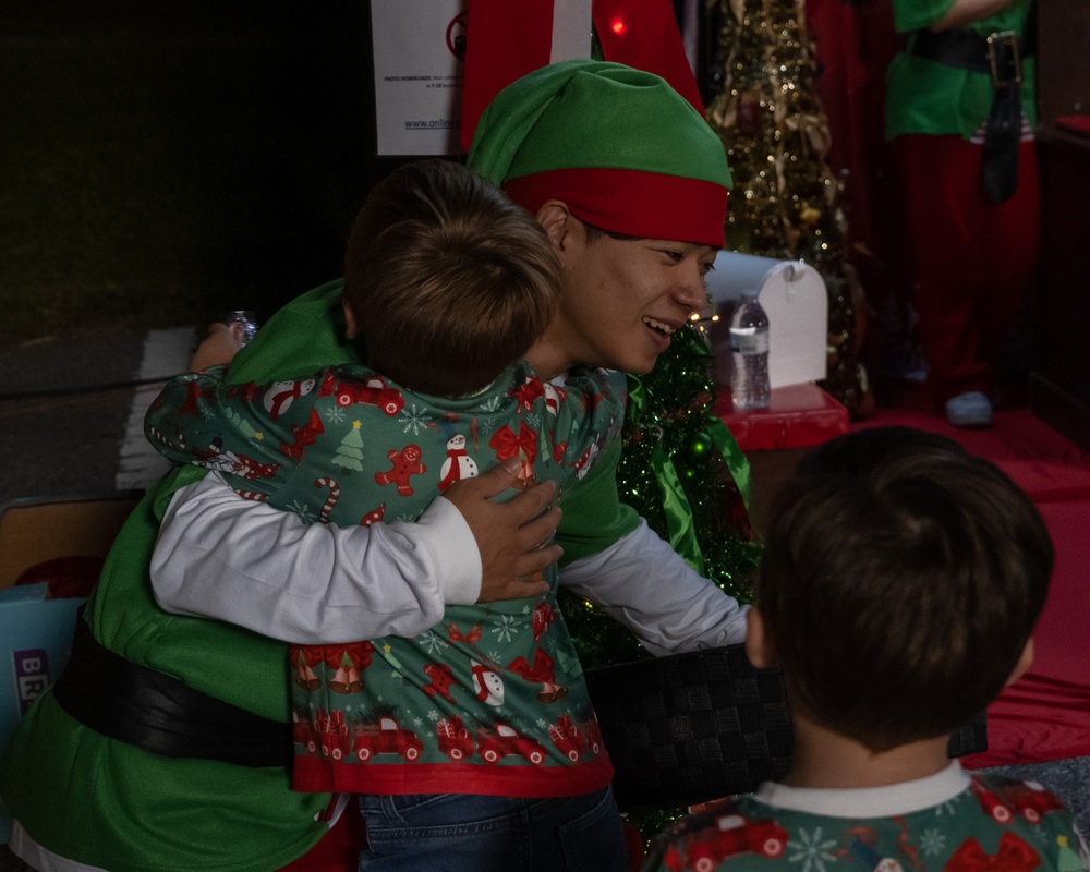 Marine Corps Community Services host Camp Courtney Tree Lighting Ceremony