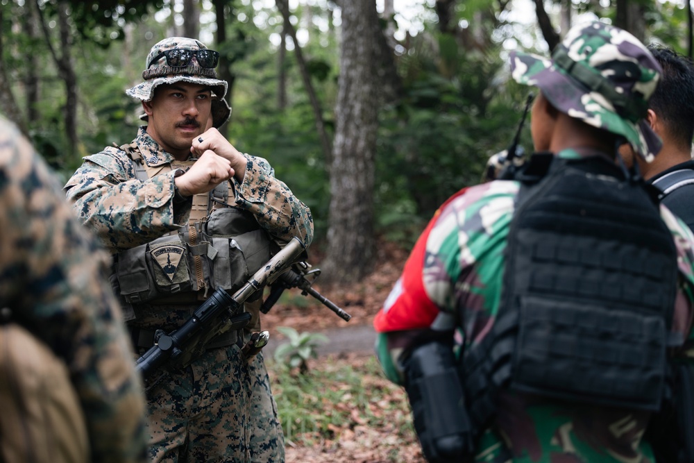 Keris MAREX 23: Introduction to MOUT, Weapons Handling