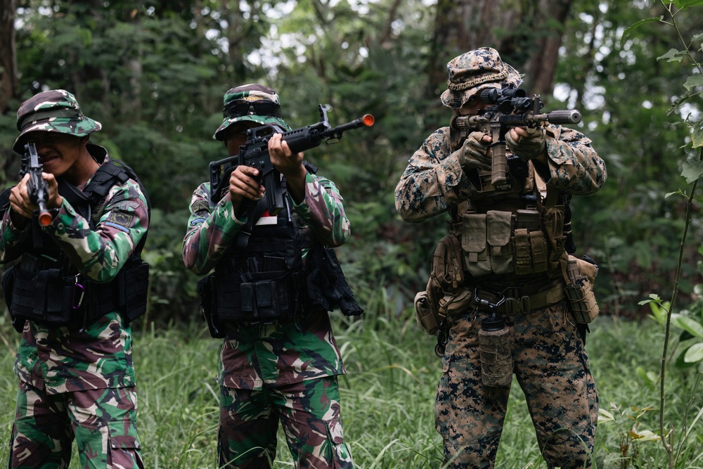 Keris MAREX 23: Introduction to MOUT, Weapons Handling