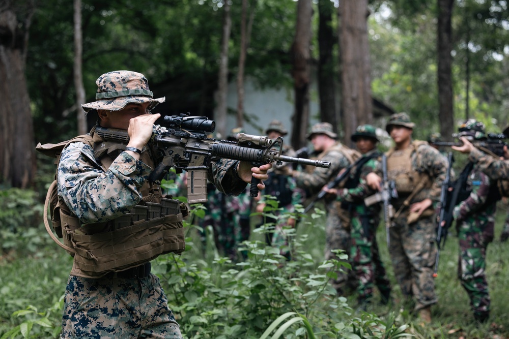 Keris MAREX 23: Introduction to MOUT, Weapons Handling