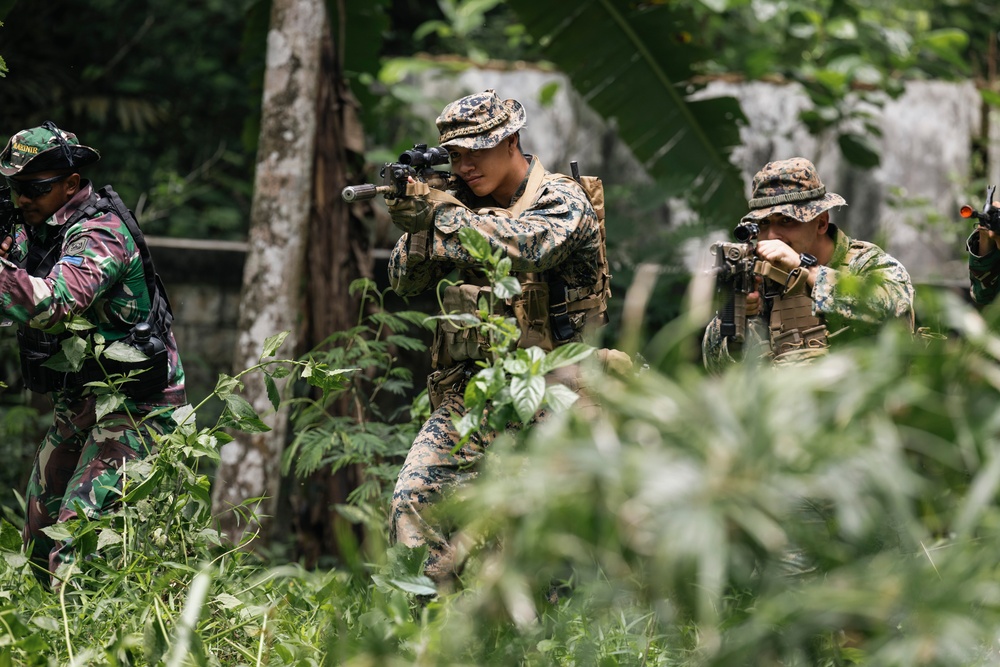 Keris MAREX 23: Introduction to MOUT, Weapons Handling