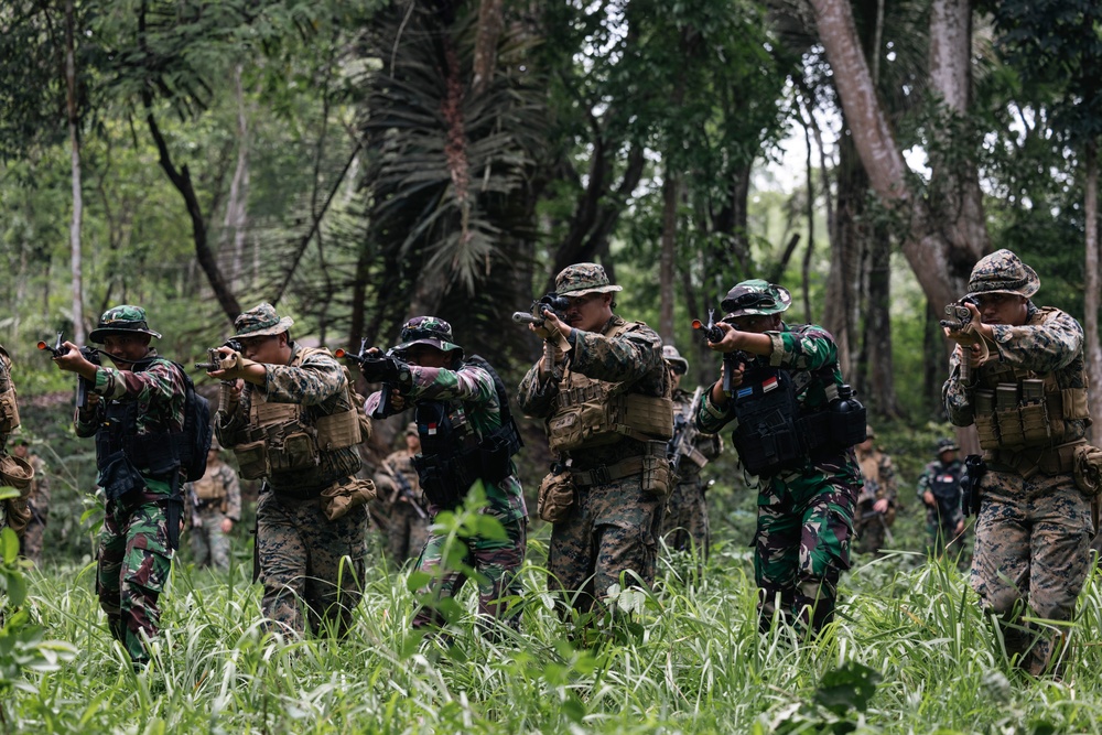 Keris MAREX 23: Introduction to MOUT, Weapons Handling