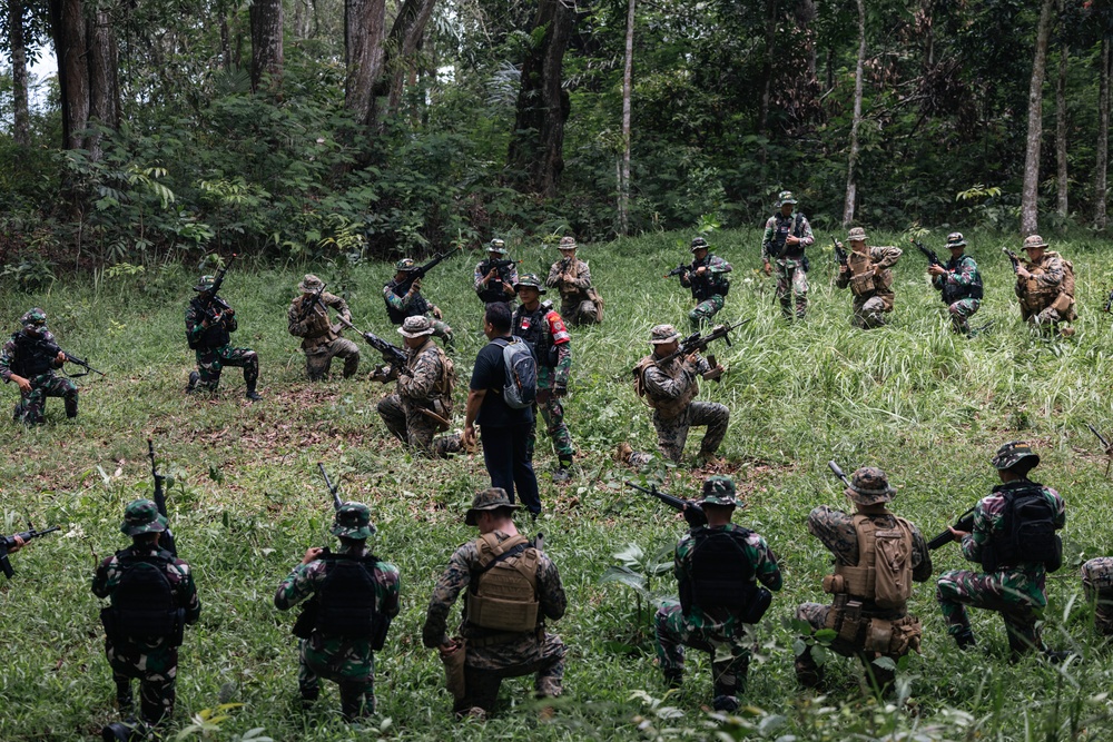 Keris MAREX 23: Introduction to MOUT, Weapons Handling
