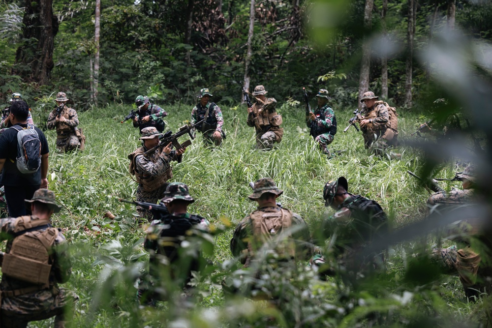 Keris MAREX 23: Introduction to MOUT, Weapons Handling