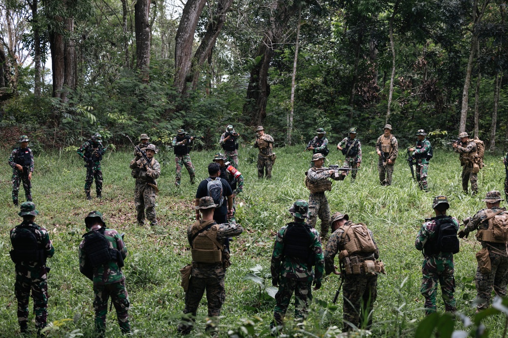 Keris MAREX 23: Introduction to MOUT, Weapons Handling