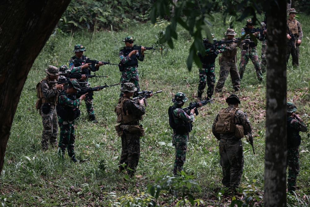 Keris MAREX 23: Introduction to MOUT, Weapons Handling