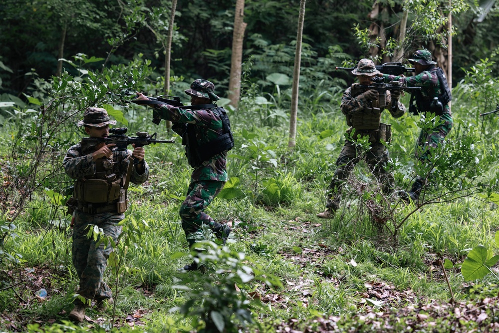 Keris MAREX 23: Introduction to MOUT, Weapons Handling