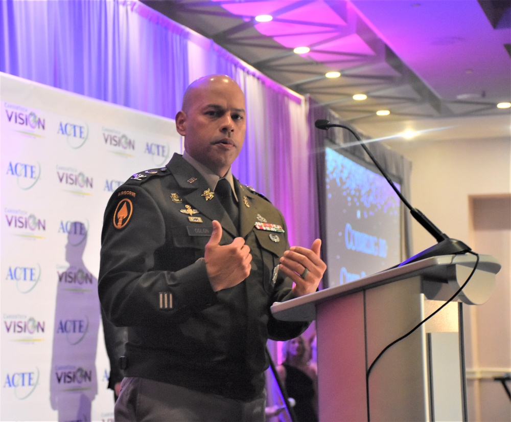 Col. Xavier Colon represents USAREC at ACTE awards banquet