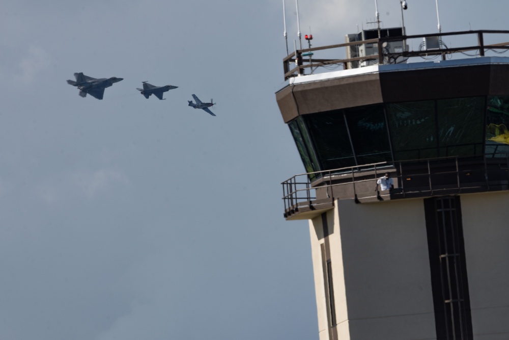 F-16 Viper Demo Team performs at Stuart Air Show