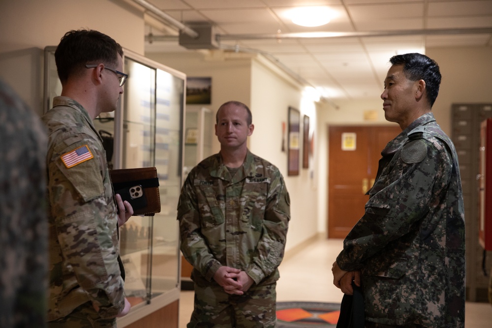 7th Infantry Division visited by the Korean Defense Attache