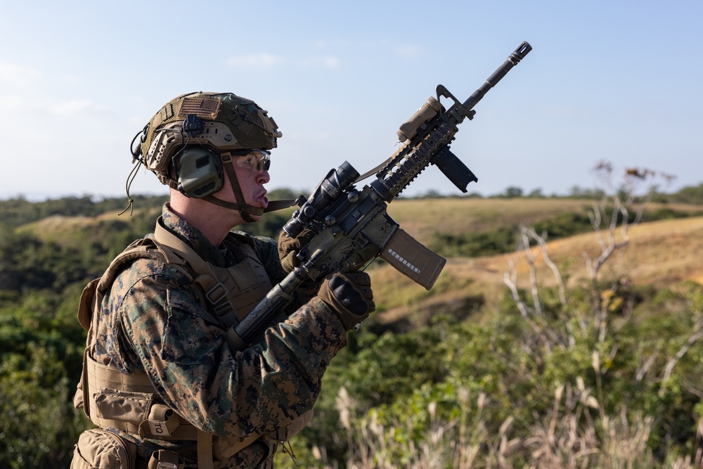 Marines with Battalion Landing Team 1/1 Conduct Marksmanship Training