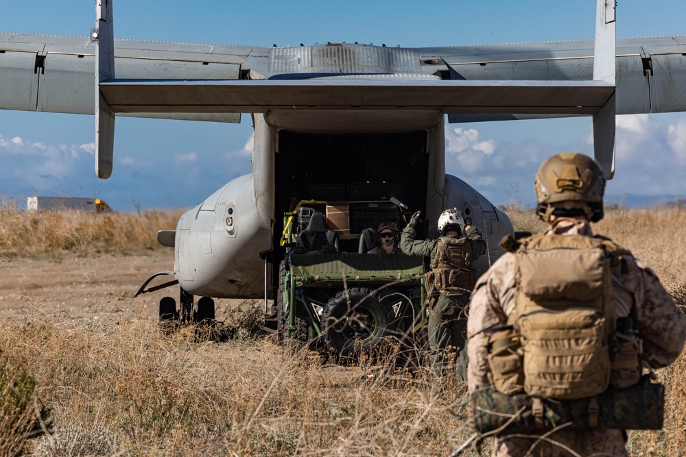 Steel Knight 23.2: 5th Marines unloads Ultra Light Tactical Vehicle from MV-22B Osprey