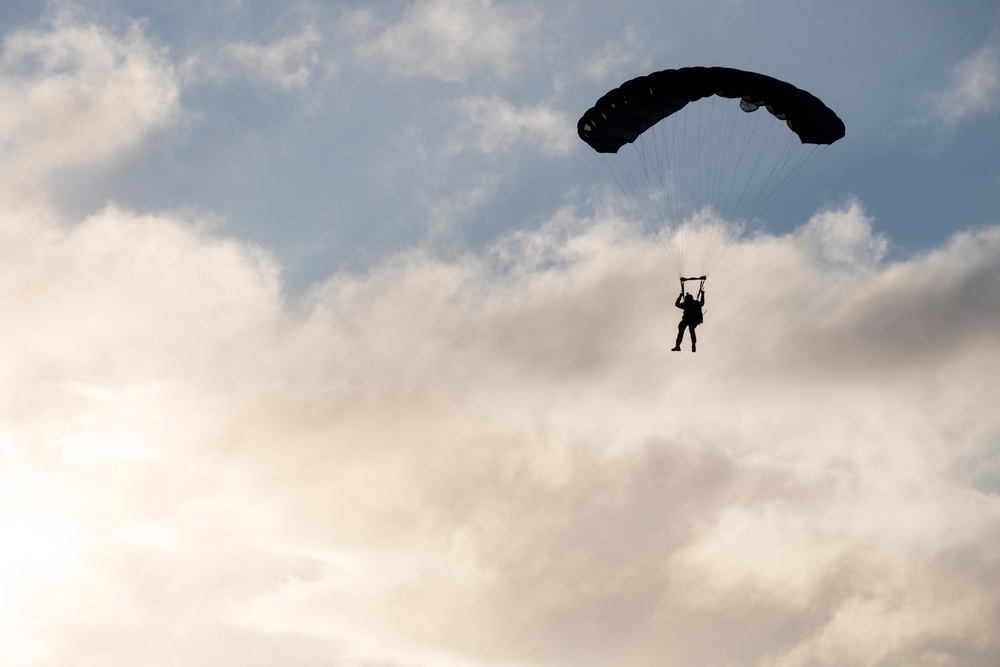 Air Force special warfare Airmen, Alaska Air National Guard aviators, and Army paratroopers conduct airborne training at JBER