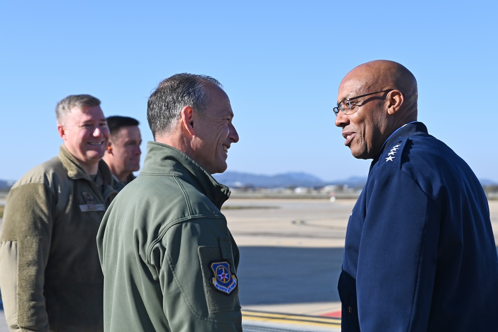 US Chairman of the Joint Chiefs of Staff concludes visit to Osan AB