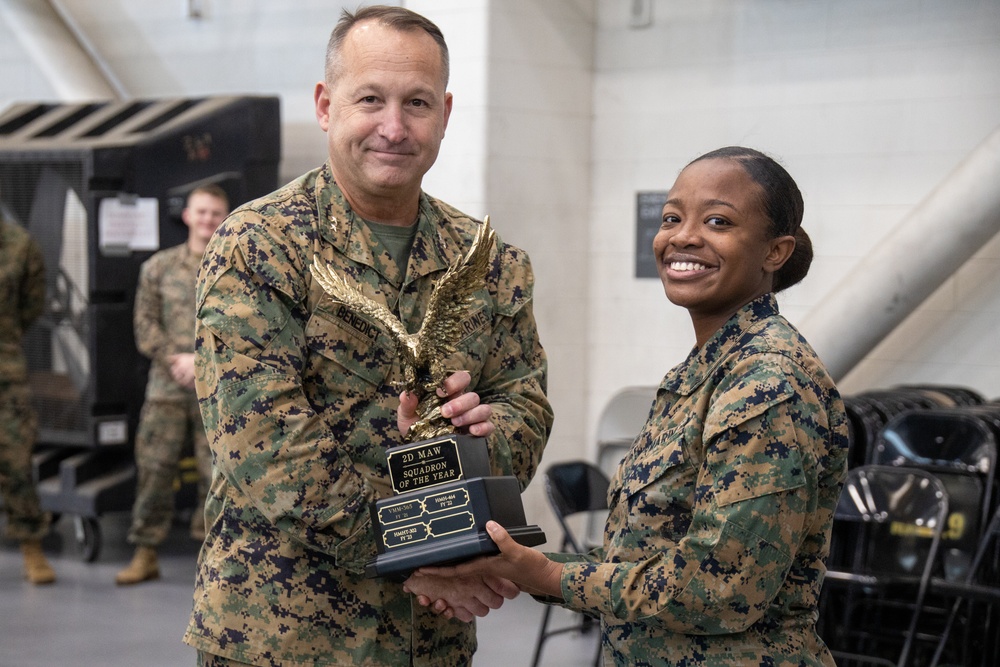 HMHT-302 receives the fiscal year 2023 enlisted retention squadron of the year award for 2nd MAW