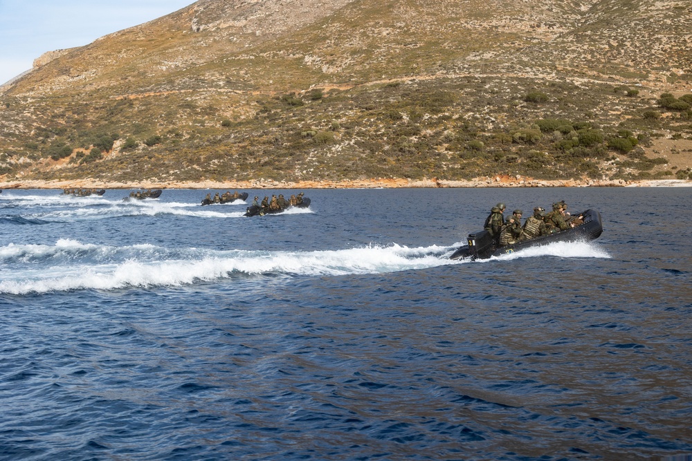 26th MEU(SOC) Marines conduct amphibious operations with Hellenic Marines