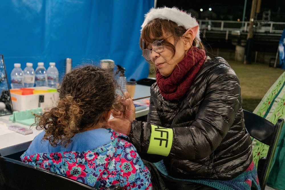 Ikego Housing Base Celebrates Christmas Tree Lighting Ceremony