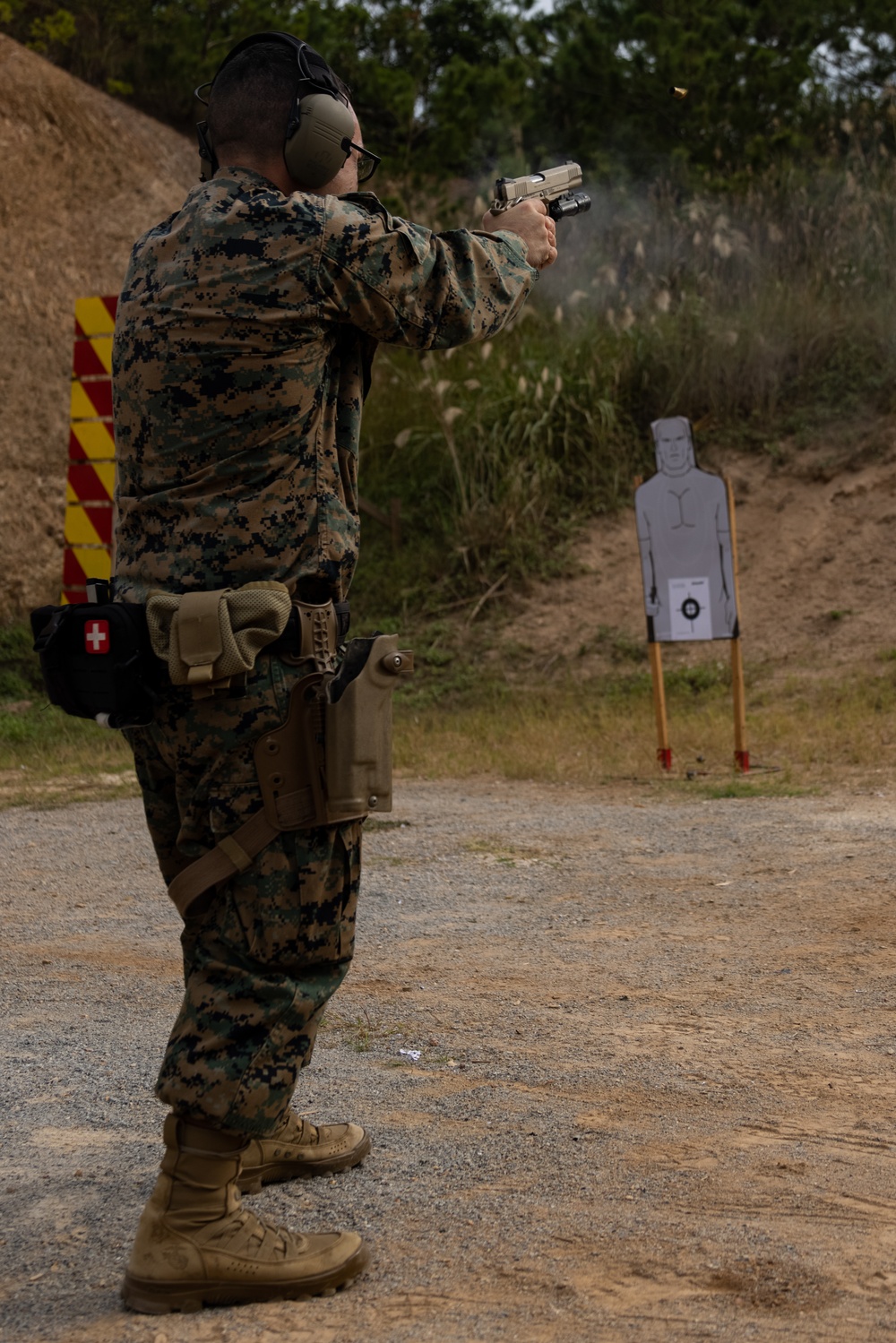 Senior leaders of H&amp;S Bn join SRT on live fire range