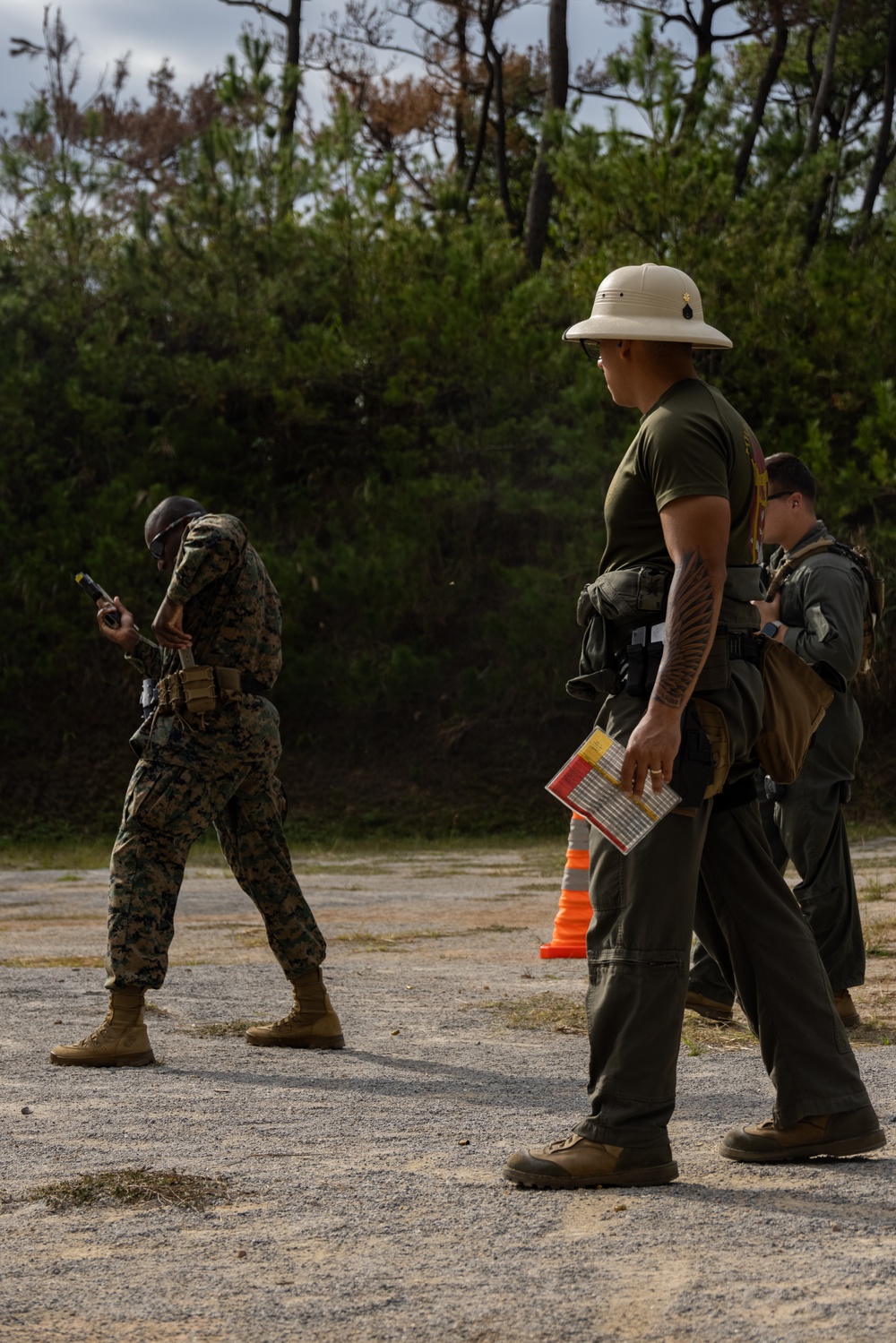 Senior leaders of H&amp;S Bn join SRT on live fire range