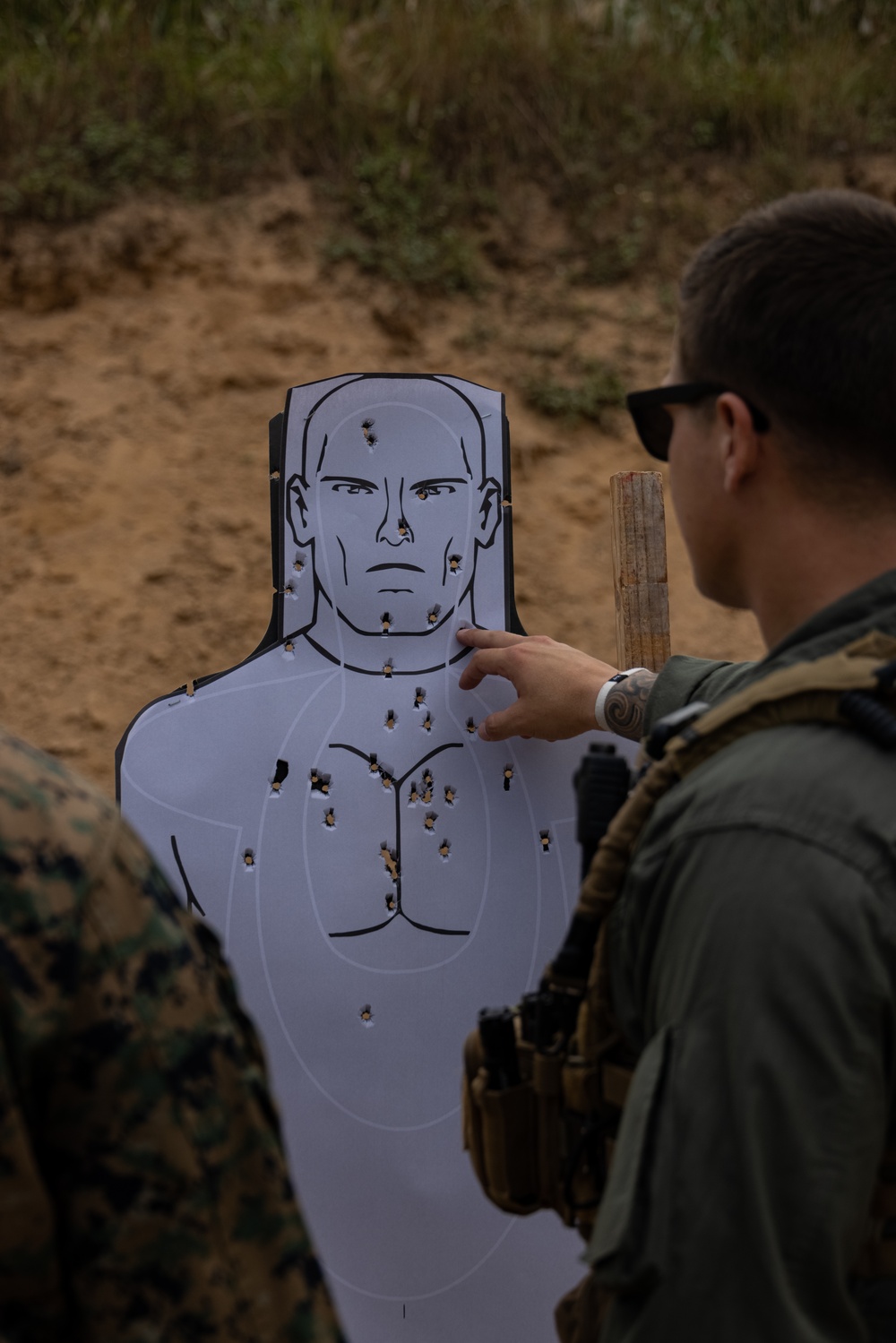 Senior leaders of H&amp;S Bn join SRT on live fire range