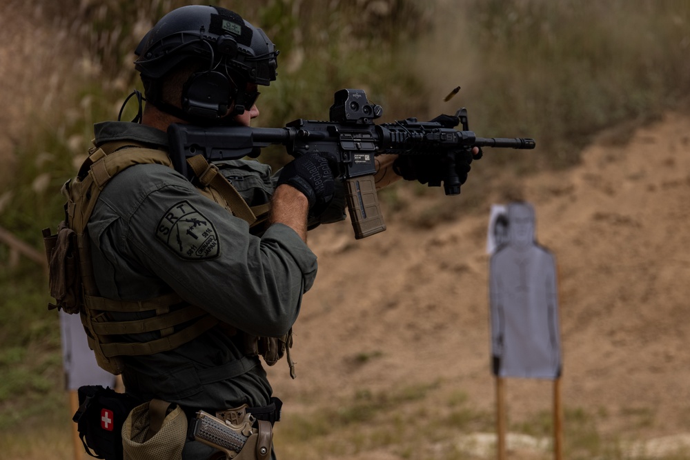 Senior leaders of H&amp;S Bn join SRT on live fire range