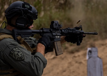 Senior leaders of H&amp;S Bn join SRT on live fire range