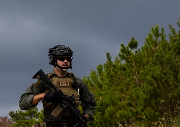 Senior leaders of H&amp;S Bn join SRT on live fire range