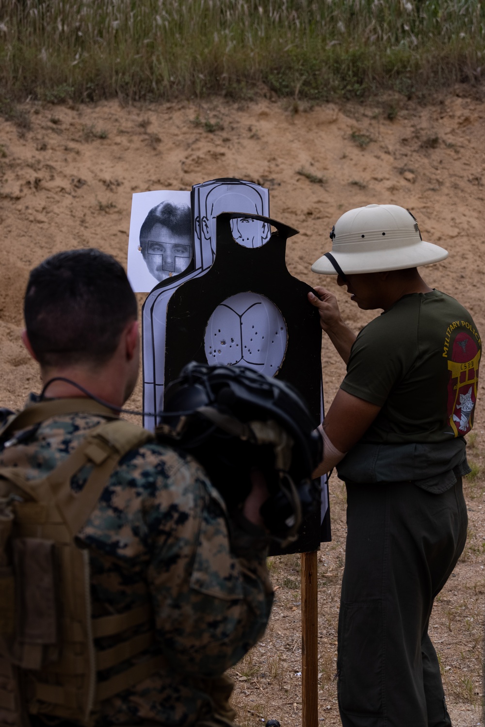 Senior leaders of H&amp;S Bn join SRT on live fire range