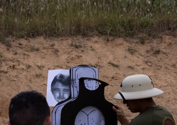 Senior leaders of H&amp;S Bn join SRT on live fire range