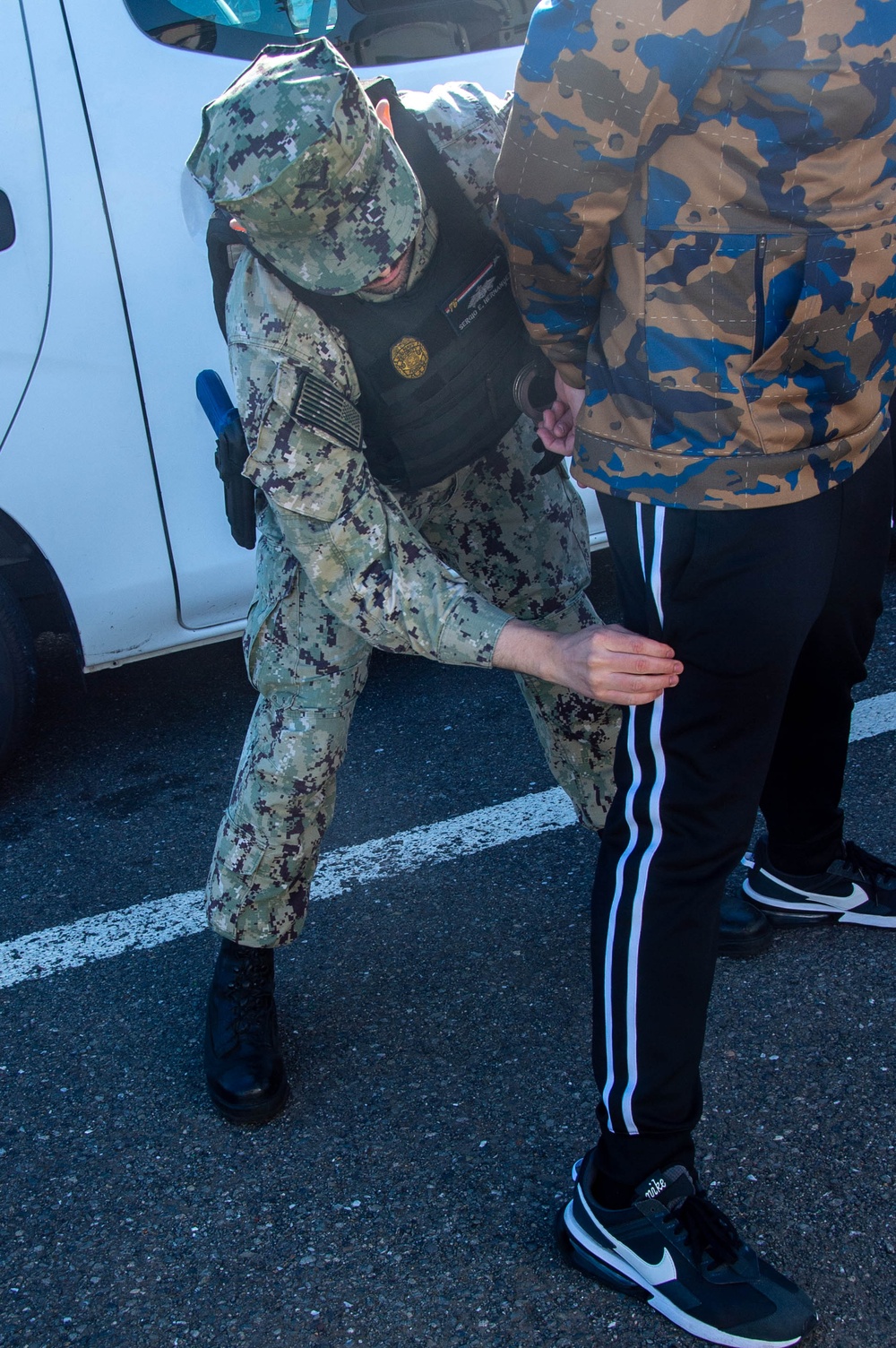 USS Ronald Reagan (CVN 76) Sailors conduct Anti-Terrorism drill