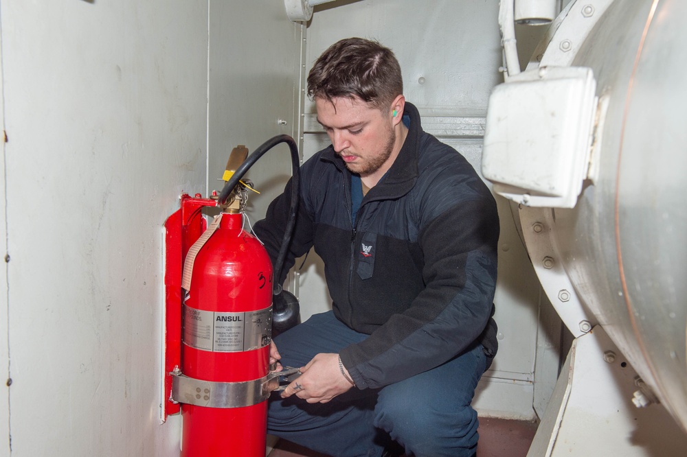 USS Ronald Reagan (CVN 76) Sailors perform maintenance and prepare for 3MI