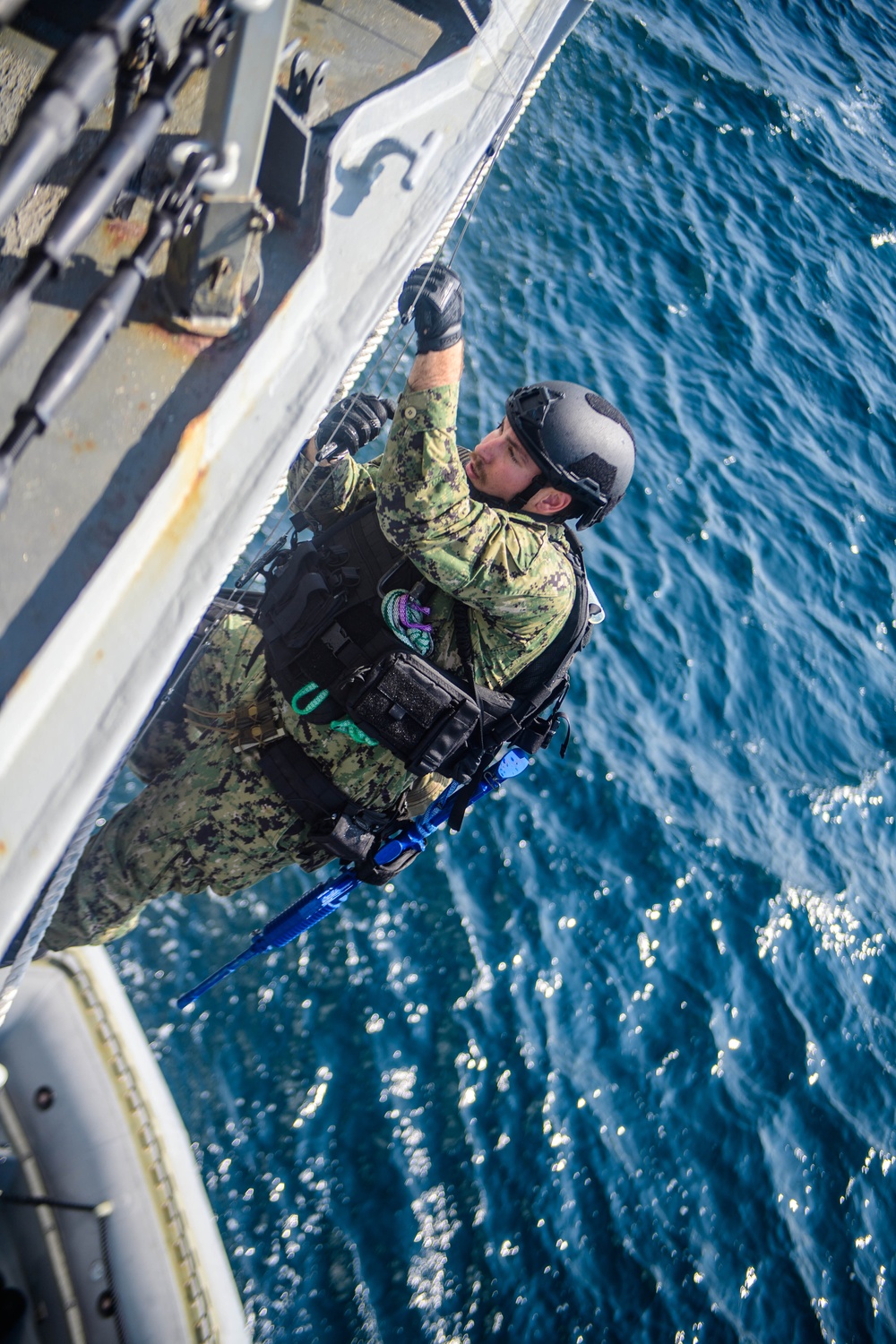 USS Mason (DDG 87) Supports C5F Operations