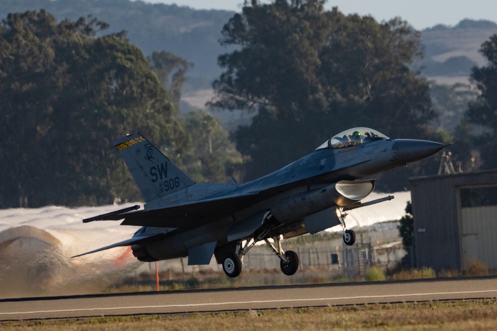 F-16 Viper Demo Team performs at Central Coast Airfest